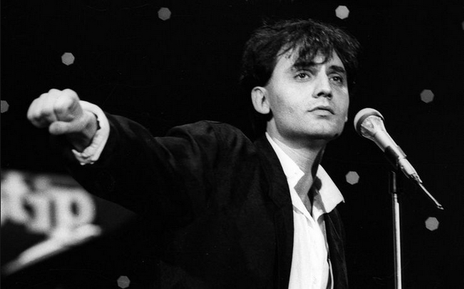 Mango: voce mediterranea negli anni '80 che anticipò il futuro — foto anni 80 e 90