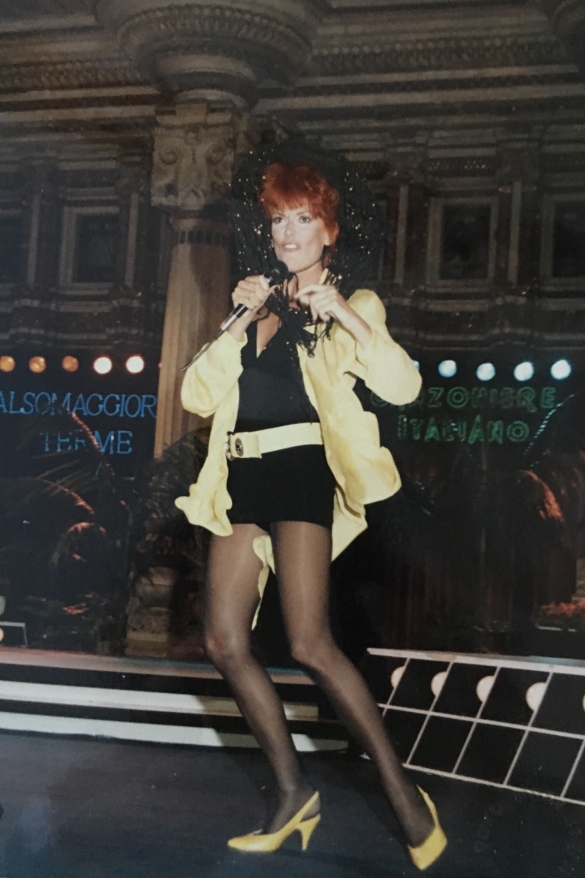 Donatella Rettore: la pop star dal carisma "splendido splendente" — foto anni 80 e 90