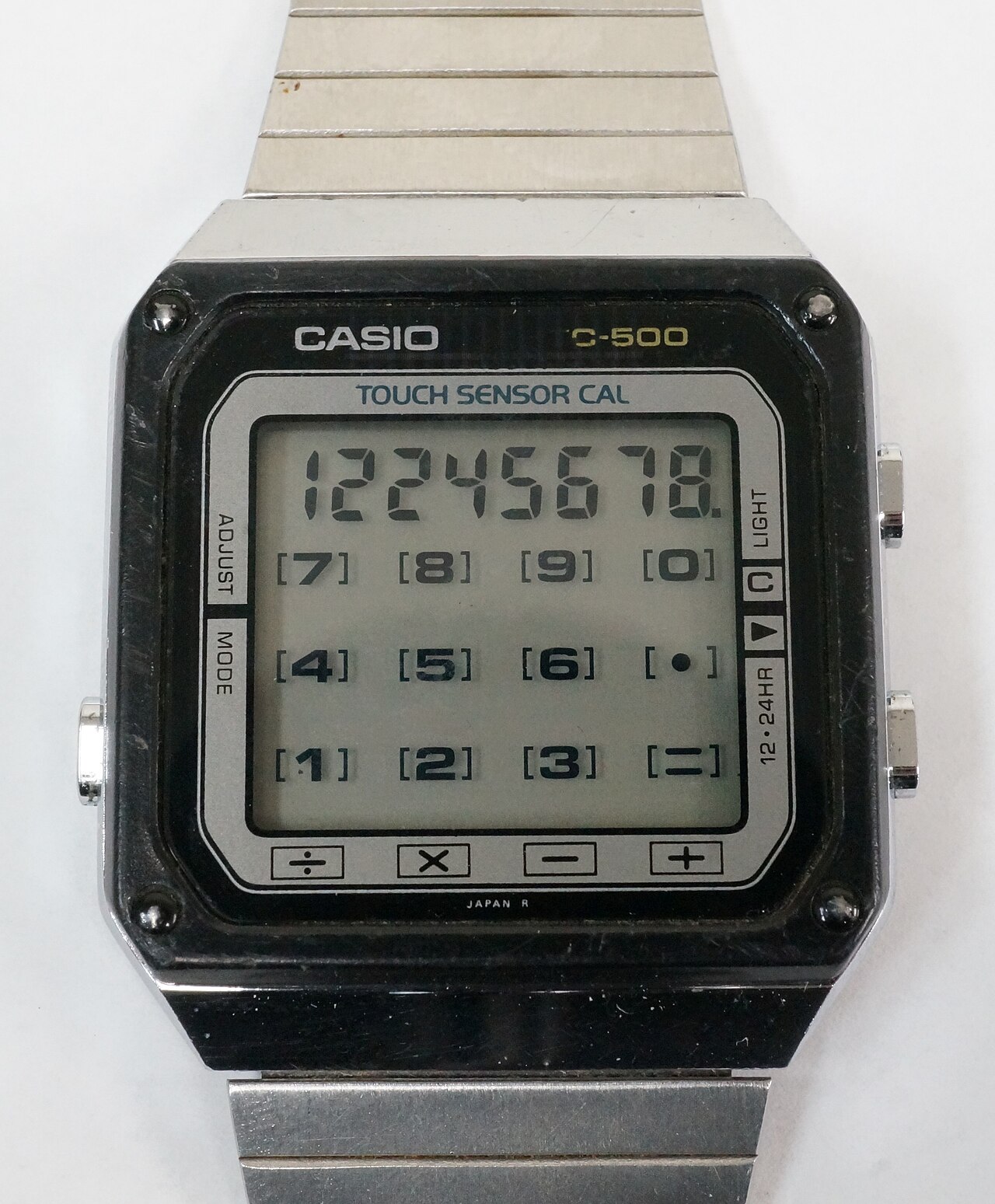 L'orologio con la calcolatrice: il futuro arrivò sul polso — foto anni 80 e 90