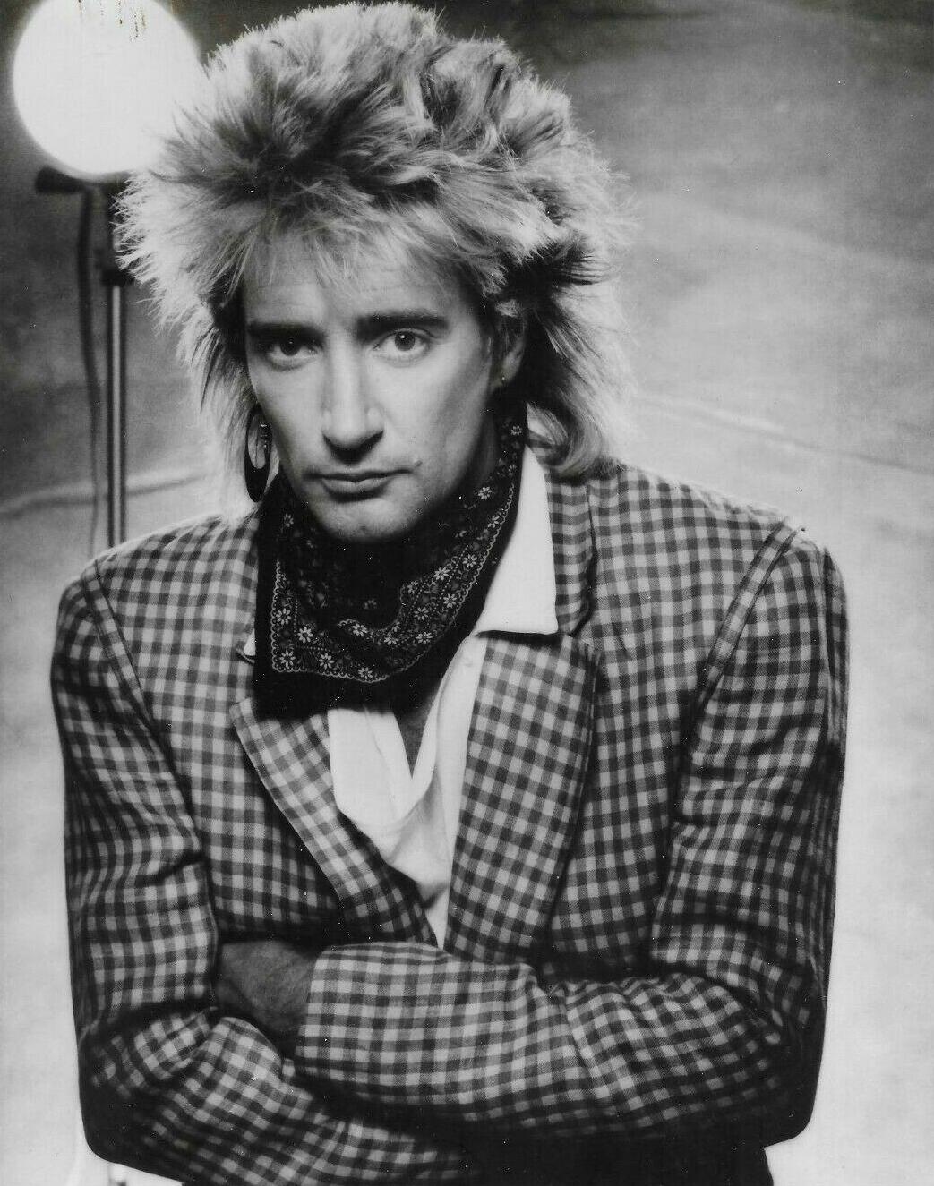 Rod Stewart: voce roca e fascino rock negli anni Ottanta — foto anni 80 e 90